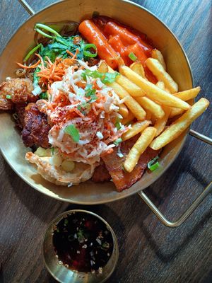 Sharing platter at OMOMO Korean Street Food + Bubble Tea in Derby