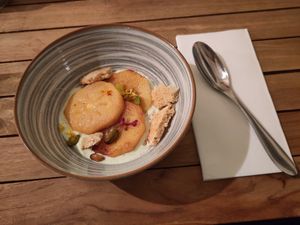 Kaki au four, avec crème pistache. at Thym Et Romarin in Montpellier