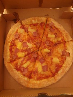 La Vie™ Vegan Hawaiian: La Vie™ vegan ham with juicy pineapple chunks and vegan Sheese® #Veganuary at Papa Johns in Wilmslow