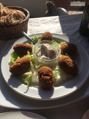 Croquetas veganas de setas at Aloe in Almeria
