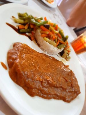 Tofu en salsa thai at Aloe in Almeria