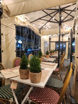  at Laura Bistrot in Naples