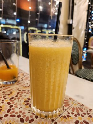 Smoothie at Laura Bistrot in Naples