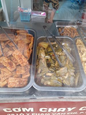 Com chay selection at Chay Chánh Ý in Ho Chi Minh City