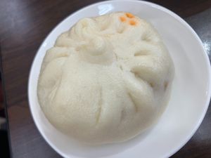 Spicy meat bun at Evergreen Vegetarian - 長青素食點心 in Taipei