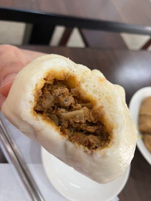 Spicy meat bun (inside) at Evergreen Vegetarian - 長青素食點心 in Taipei