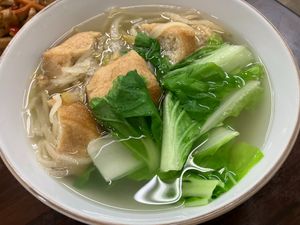 Fried bean curd soup (油豆腐湯) at Evergreen Vegetarian - 長青素食點心 in Taipei