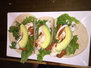 Buffalo cauliflower tacos at El Chante Gourmet in Alajuela