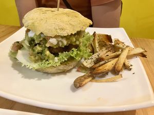 Beyond with guacamole burger  at El Chante Gourmet in Alajuela
