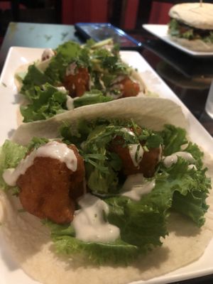 Buffalo cauliflower tacos at El Chante Gourmet in Alajuela