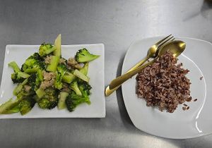 Broccoli with Vegan Minced meat #Veganuary at Vegan 108 - มังสวิรัติร้อยแปด in Bangkok