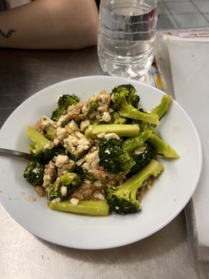 250 gram broccoli with vegan meat  at Vegan 108 - มังสวิรัติร้อยแปด in Bangkok