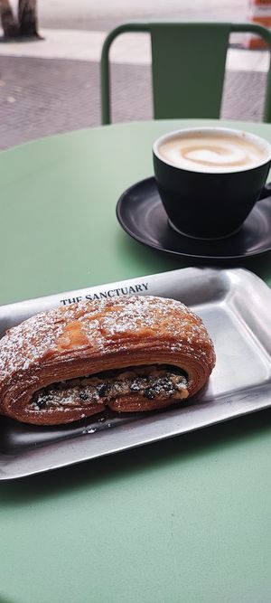 Pain suisse at The Sanctuary - Potsdamer Platz in Berlin