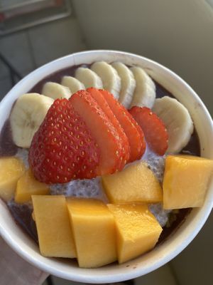 Açaí Bowl at Tucker and Bevvy in Honolulu