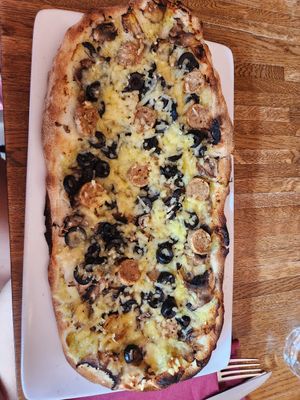 mushroom pizza at Sora Diana in Edinburgh