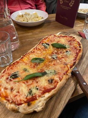 Magharita pinsa at Sora Diana in Edinburgh