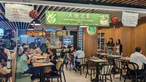 Entrance at Mother Earth Classic Express - 大地之素 in Central Singapore