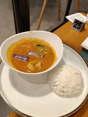 Monkey Head Mushroom Curry Rice. $7.80

Yummy curry with okra, eggplant, tomato, taupok. at Mother Earth Classic Express - 大地之素 in Central Singapore