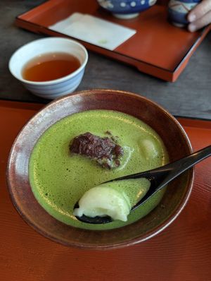 matcha zenzai with red beans and mochis at Tsuen Main Branch in Uji