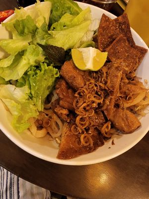 Cau lau at Ba Dam Vegetarian Restaurant in Hoi An