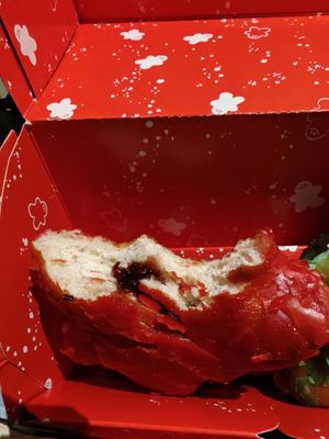 Framboise filling at Boldú in Madrid