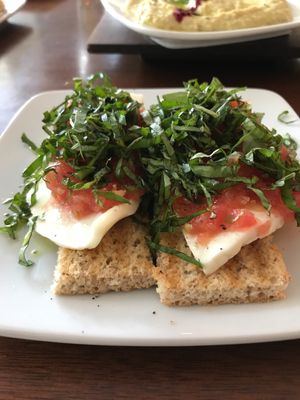 Tartines de tomate at Bulali in San Jose