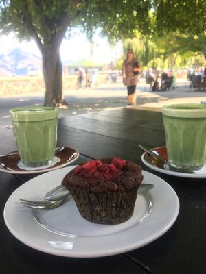 Raspberry muffin and matcha latte at Vudu Cafe and Larder in Queenstown