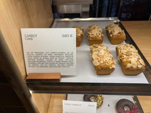 Carrot cake at La Consciente - Gràcia in Barcelona