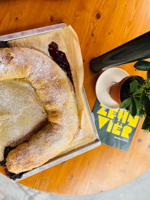 alle strudel selbstgezogen. aufstriche, topf der woche, sweets, lassi, granola, nussmus homemade  at Von Zehn bis Vier at Academy Bar in Salzburg