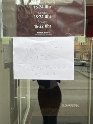   at Von Zehn bis Vier at Academy Bar in Salzburg