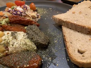 Hummus plate  at Von Zehn bis Vier at Academy Bar in Salzburg