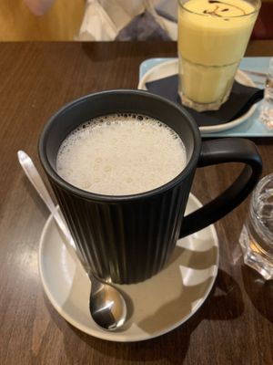 Lavender latte  at Von Zehn bis Vier at Academy Bar in Salzburg