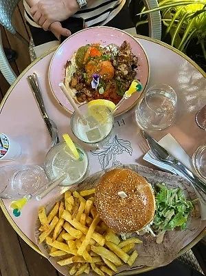  at Le Flowers  in Nice