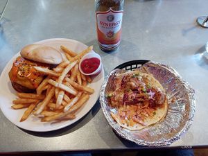 Black bean spicy burger - Tofu dragon taco at Yellow City Street Food - YCSF in Amarillo