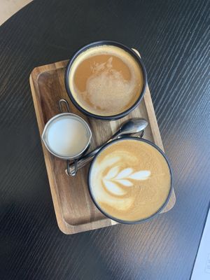 Americano and Flat White. Both with oat milk.  at Espresso Quartier in Maastricht