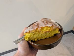 Lemon lavender cake at Espresso Quartier in Maastricht