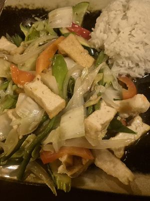 Gemüse mit Tofu und Reis at Làng Xưa in Ruesselsheim