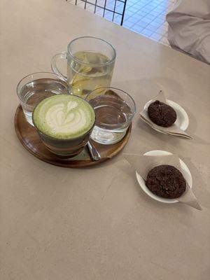 En… Vegan koekjes !  at kohi koffiebar in Haarlem