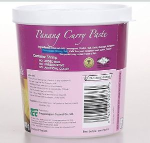 Label indicating "shrimp paste." Looks like the Panang, red, and green from this brand contain shrimp. Yellow might be fine??   at King of Thai Boat Noodles in Honolulu