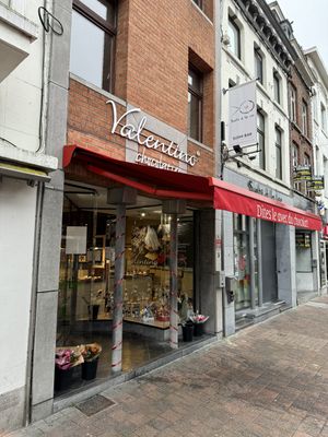 Devanture   at Valentino Chocolatier in La Louviere
