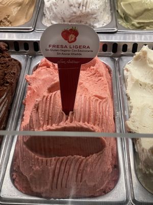 Strawberry (light) sorbet/ice cream. Sugar free, with sweeteners.  at Pasteleria San Antonio in Lima