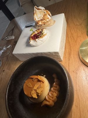 Hazelnut ice cream and flan  at Fronda Pasaje BCN in Barcelona