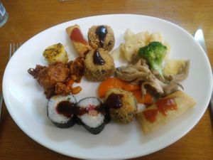 Buffet a quilo nos almoços de domingo. at Loving Hut - Vila Mariana in Sao Paulo