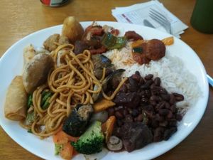 esse pratao giga ficou 30 reais at Loving Hut - Vila Mariana in Sao Paulo