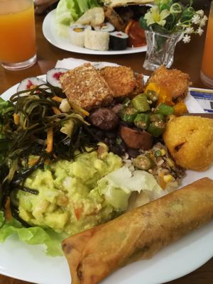 Algae, fried options, sushi, jackfruit "coxinhas", and much more loving vegan options at Loving Hut - Vila Mariana in Sao Paulo
