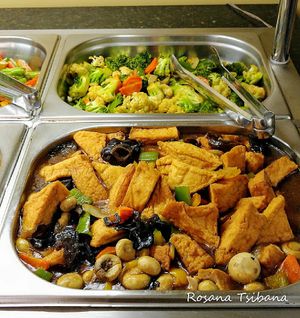 Tofu with  mushrooms. Cauliflower , carro and broccoli at Loving Hut - Vila Mariana in Sao Paulo