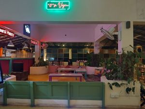 what an ambience, the wood work of Rajsthan in milieu of Pondi's weather... A M A Z I N G... how even without an AC they kept this place so cool even in sunny afternoons   at Terrassen Cafe in Kuilapalayam