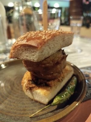 Vada pav at Terrassen Cafe in Kuilapalayam
