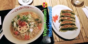 Ramen et Gyoza at Chabuton in Osaka