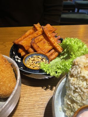 Süßkartoffel „Puffer“ mit leckerem Dip  at ADIDA in Cologne